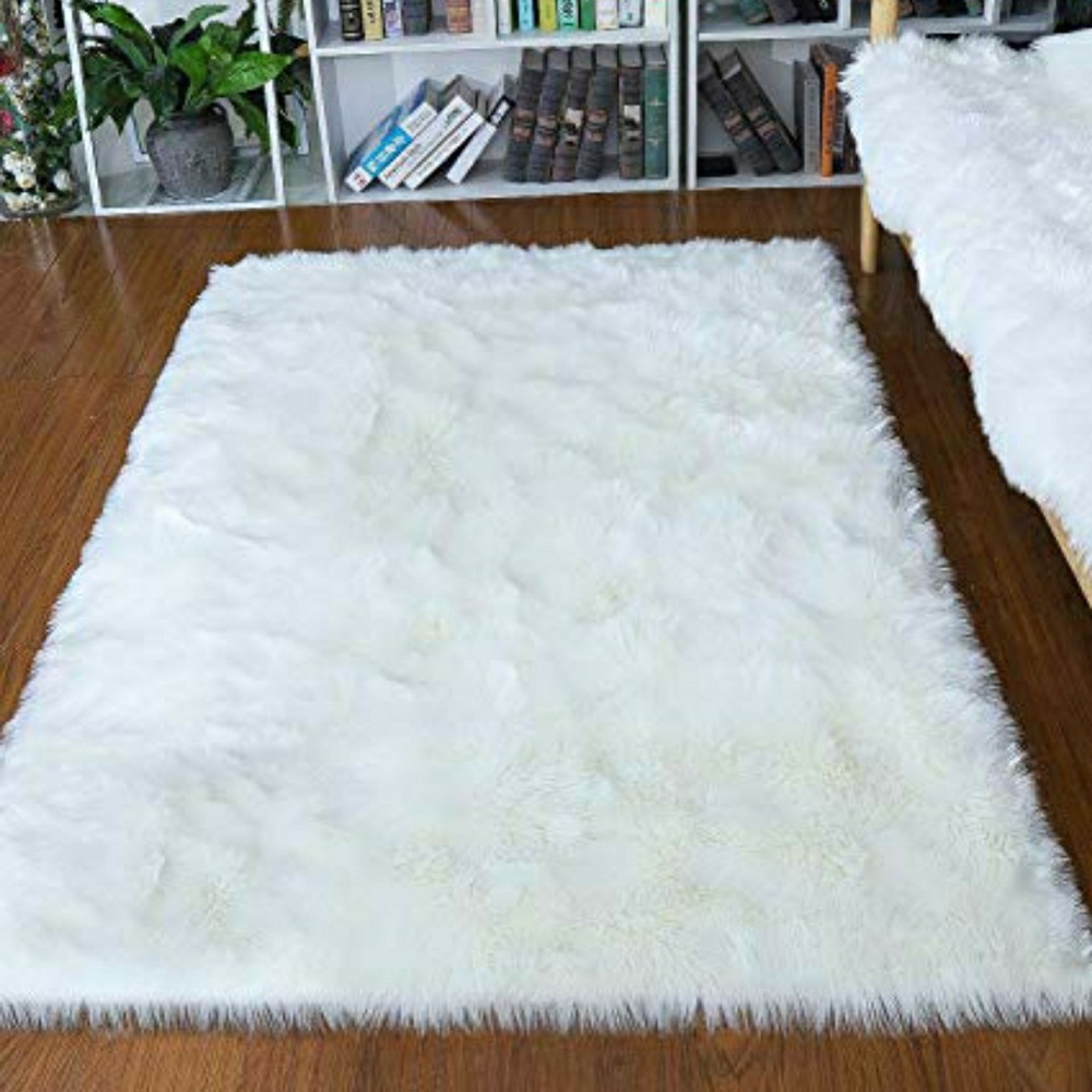 Faux Fur Snow White 5'x5' Luxury Area Rug